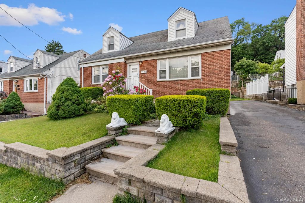 233 Woodland Avenue, Yonkers