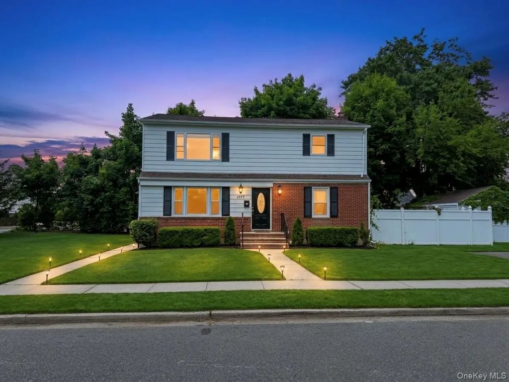 1077 Gerald, Uniondale