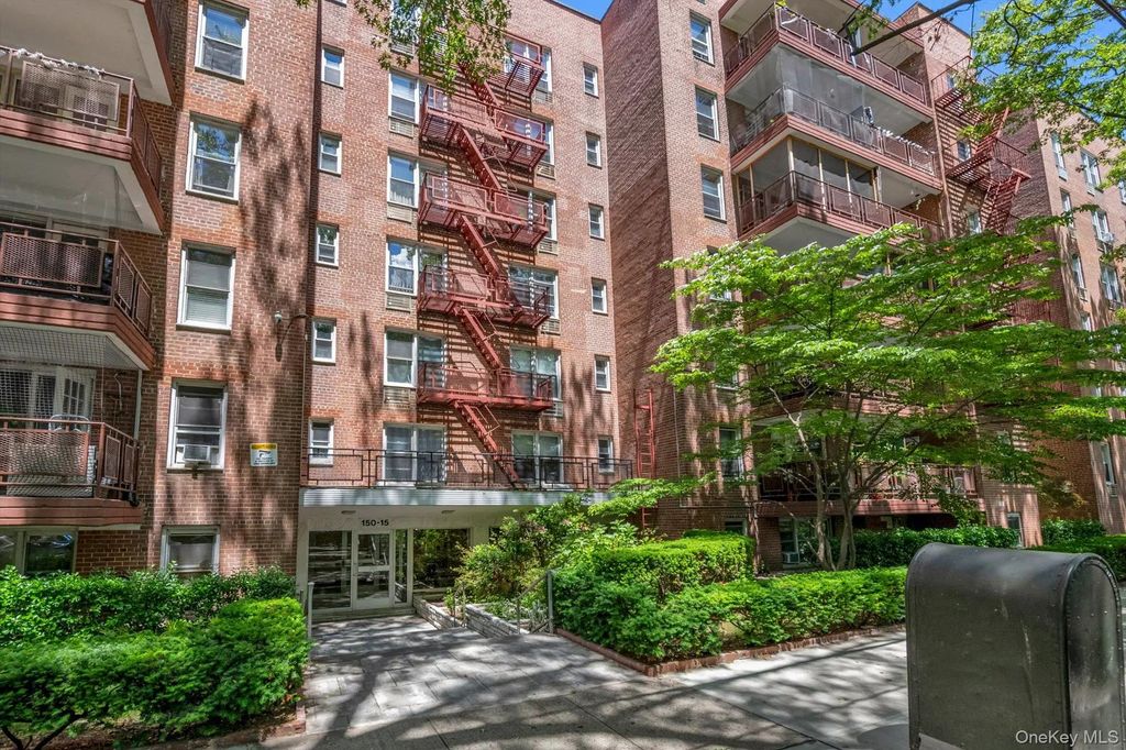 150-15 79 Avenue # 1a, Kew Garden Hills