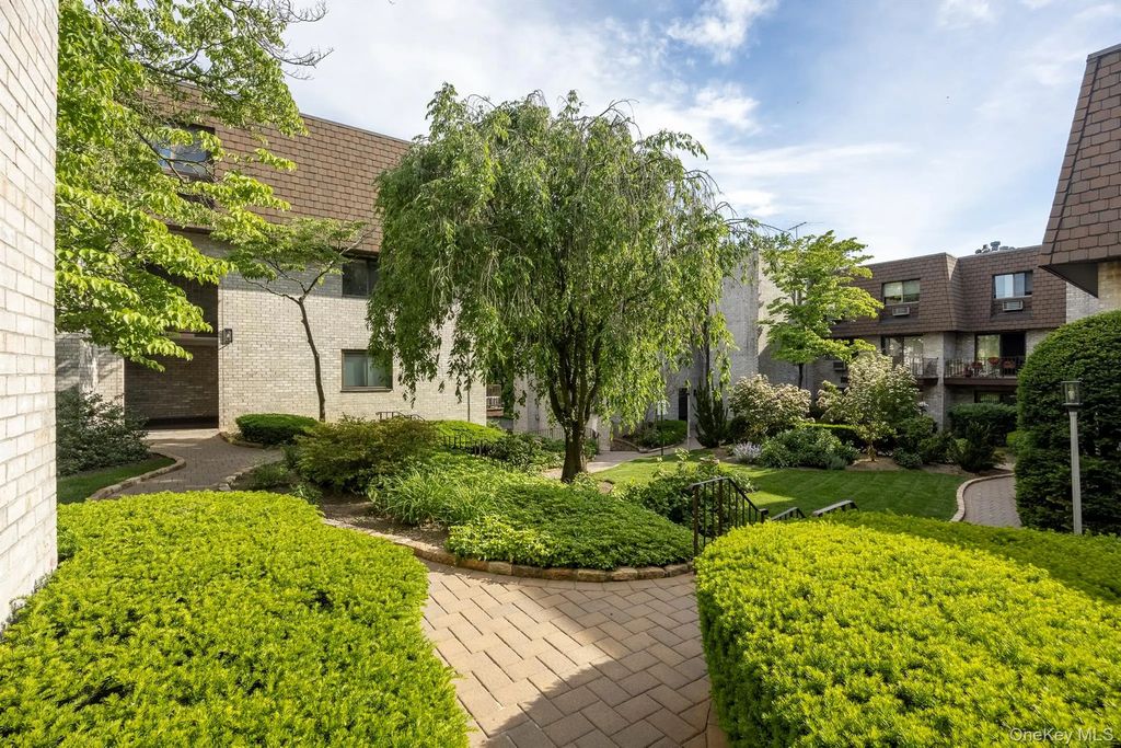 89 N Broadway # 214, White Plains