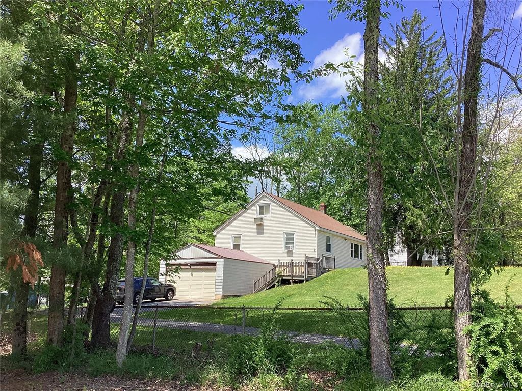 229 Pleasant Valley Road, South Fallsburg