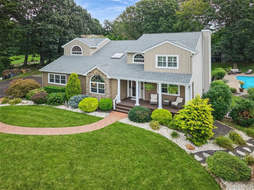 42 Adelia Path, Jamesport