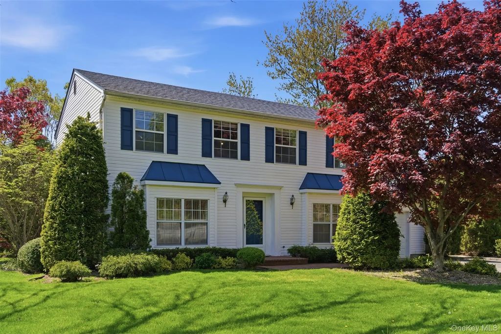 2 Barrett Court, Nesconset