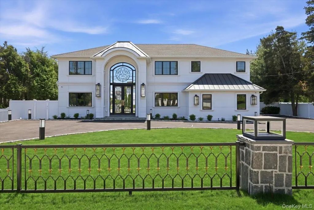 72 Haypath Road, Bethpage