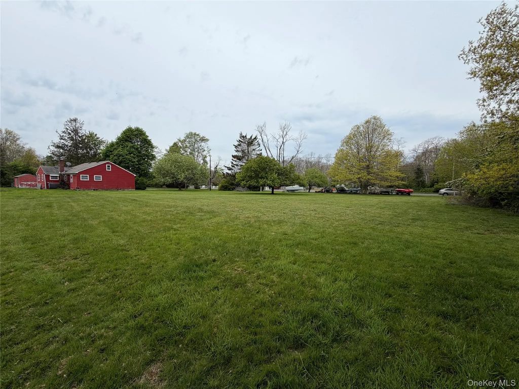 69430 Main Road, Greenport