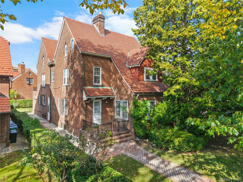 6954 Dartmouth Street, Forest Hills