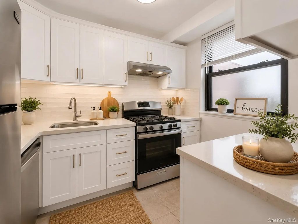 61-15 98th Street # 16h, Rego Park