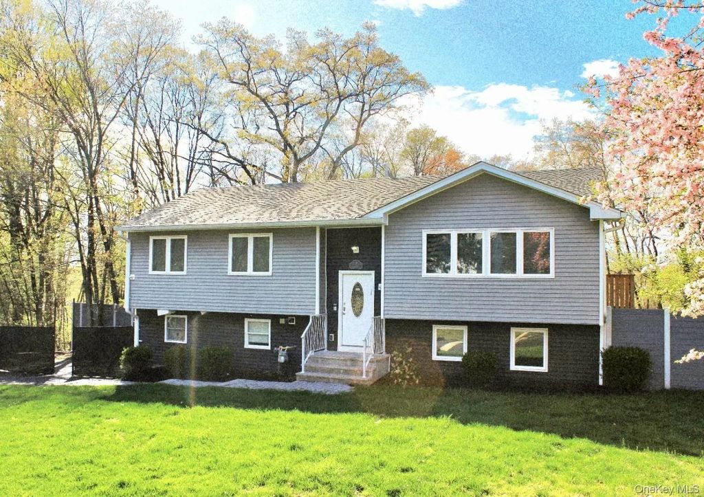 7 Wilshire Drive, Call Listing Agent
