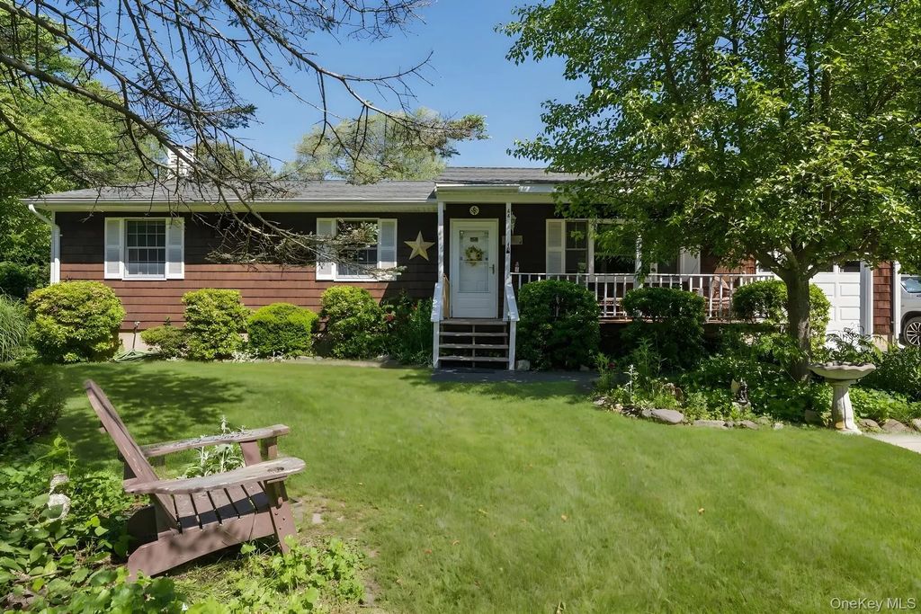44 Aliperti Road, Jamesport