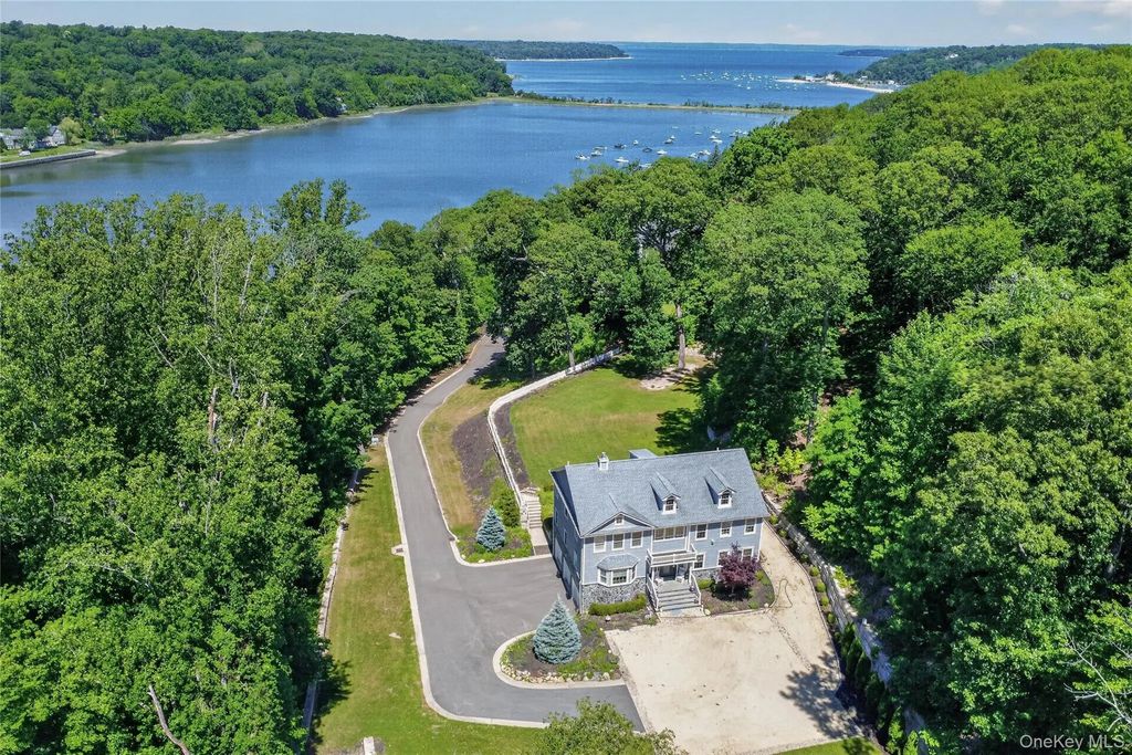 261 Harbor Road, Cold Spring Harbor