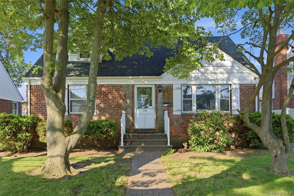 116 Prague Street, Valley Stream