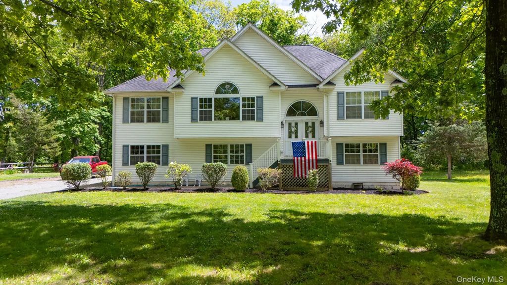 41 W Old Farm Road, Hopewell Junction