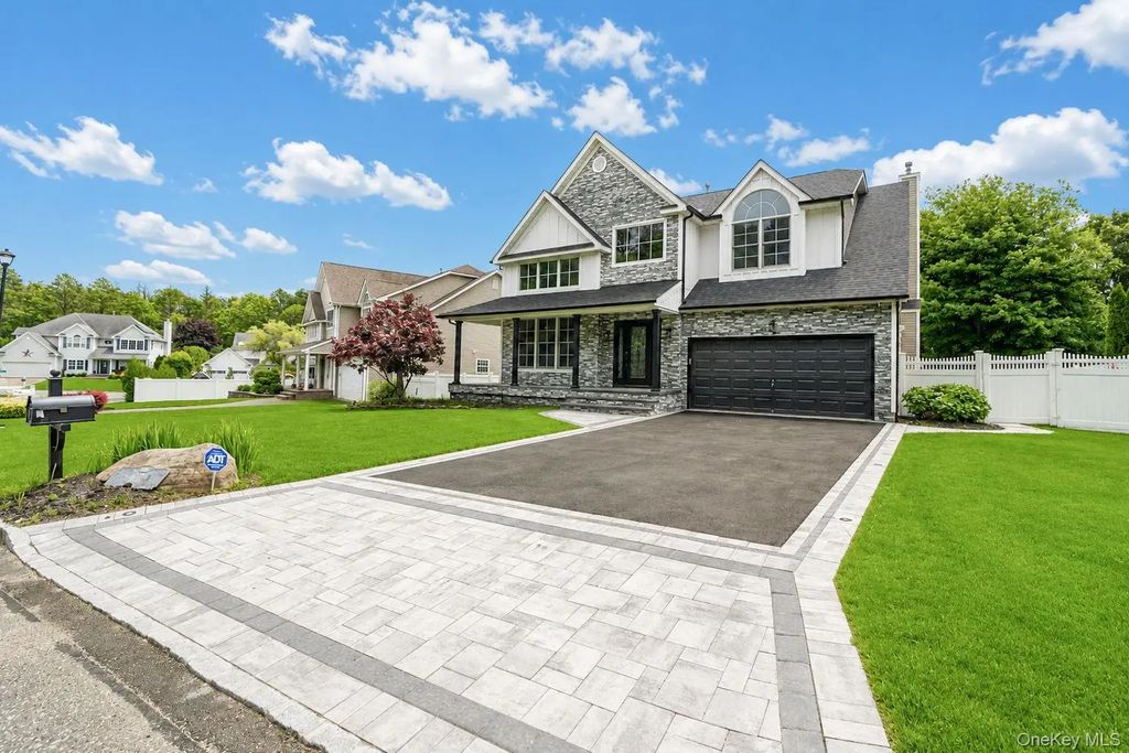 62 Oceanview Boulevard, Manorville