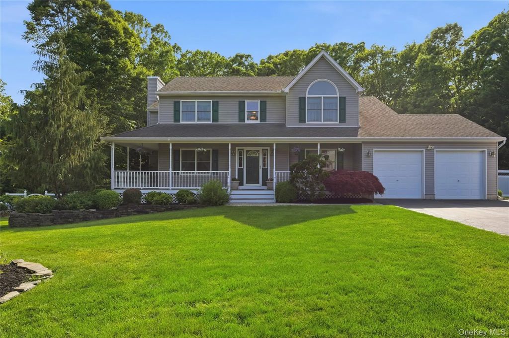 77 N Woods Road, Baiting Hollow