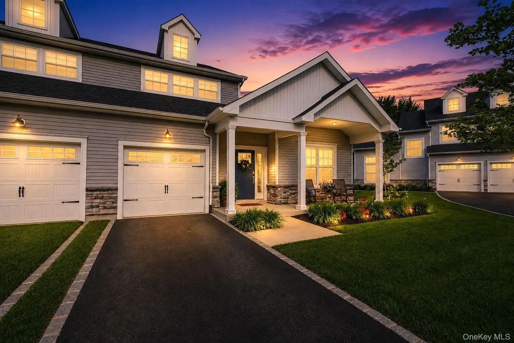 51 Farm Acre Circle, Mount Sinai
