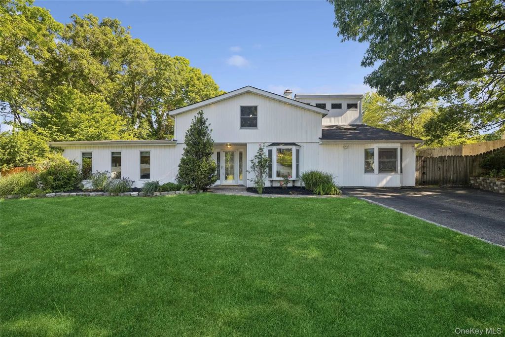 5 Grendon Lane, Farmingville