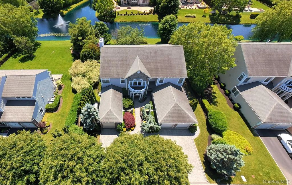 38 Hamlet Woods Drive, Saint James