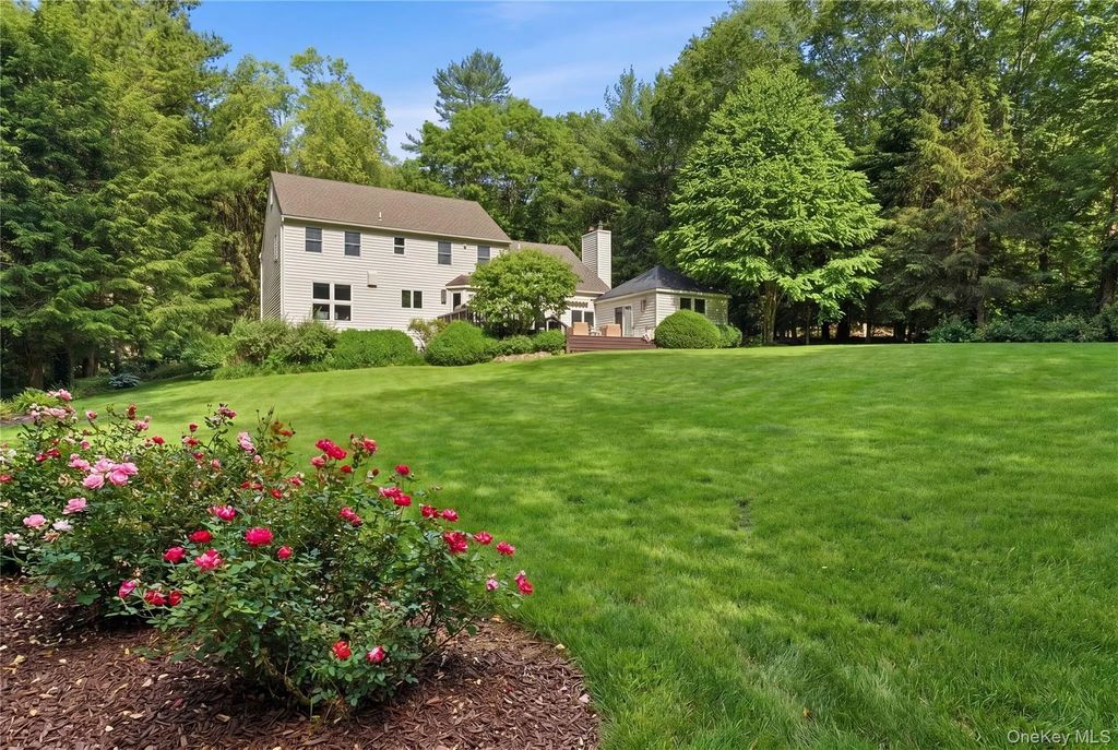 78 Old Church Lane, Pound Ridge