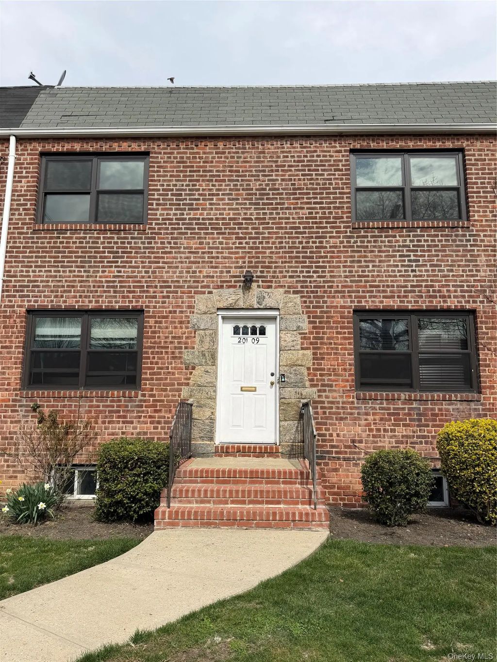 20109 35th Avenue # B, Bayside