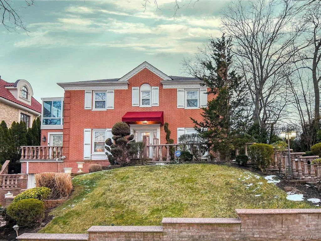 186-20 Troon Road, Jamaica Estates