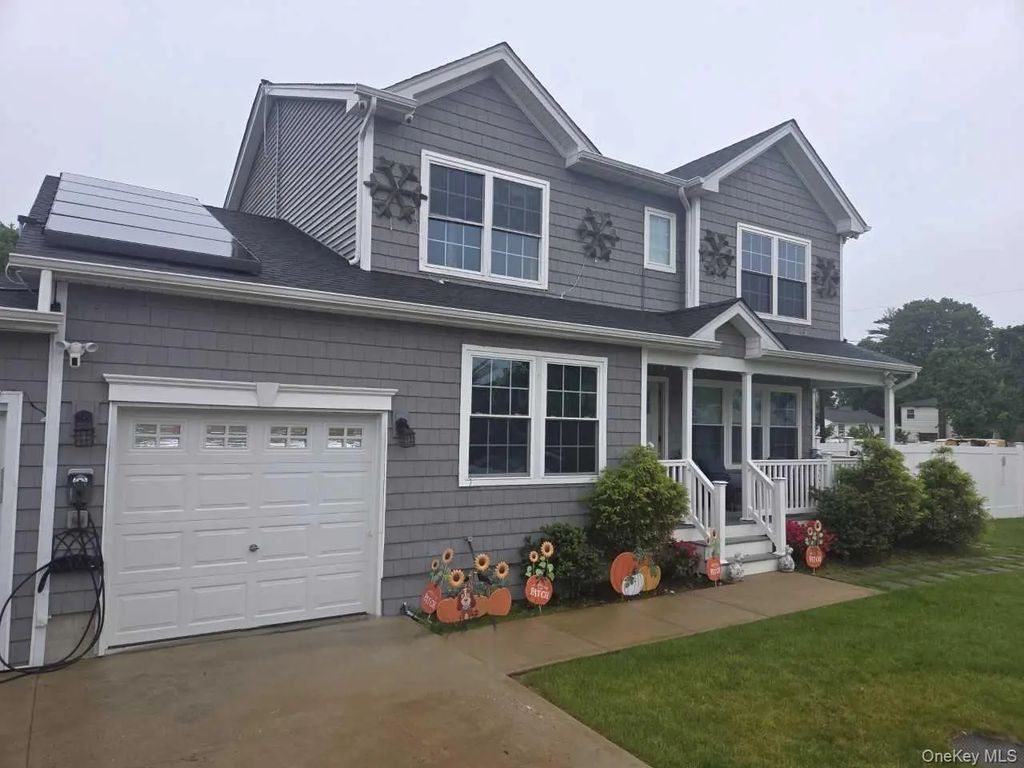 62 Jamaica Avenue, Wyandanch