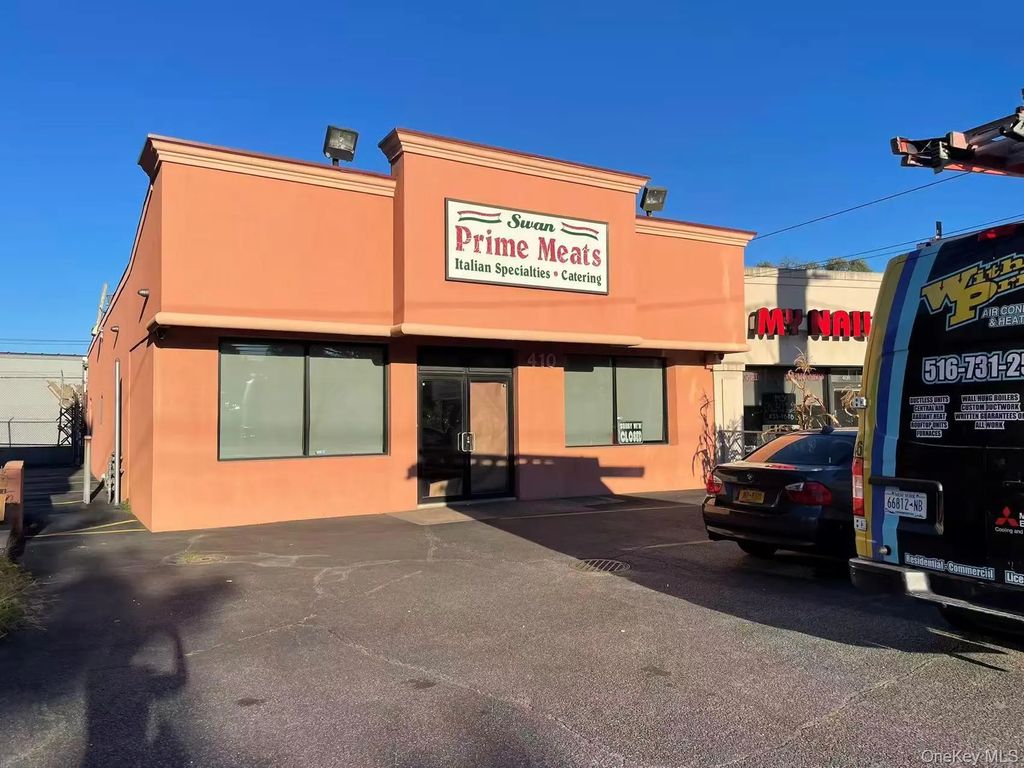 410-412 N Wantagh Avenue, Bethpage