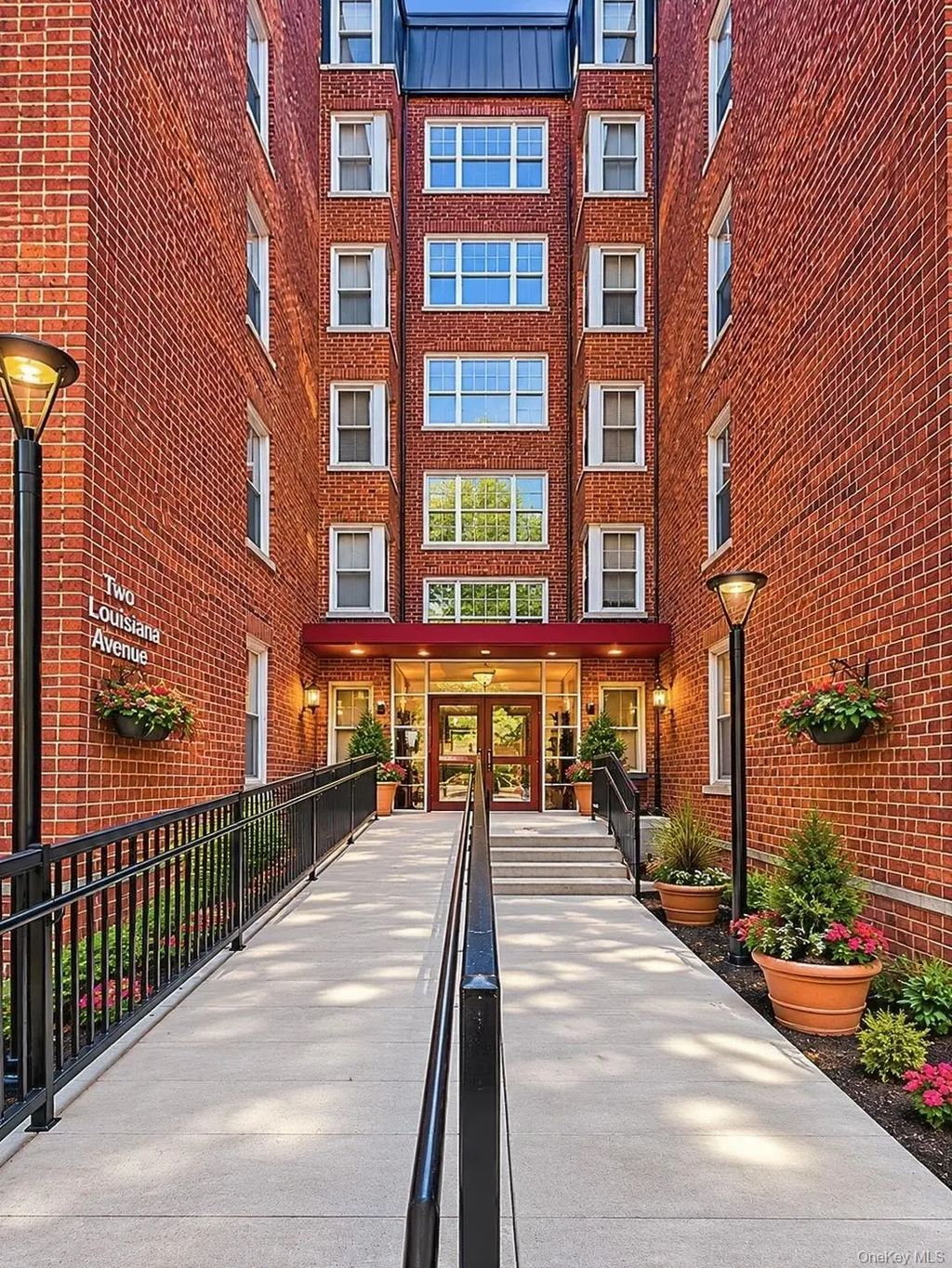 2 Louisiana Avenue # 4b, Bronxville