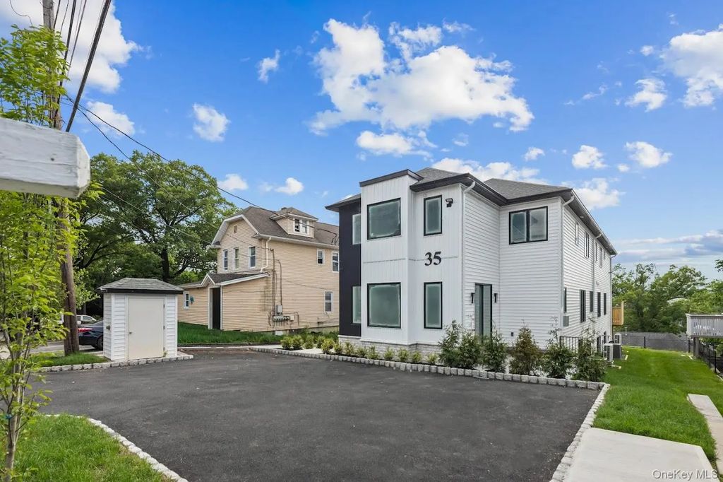35 Prospect Street # 111, Spring Valley