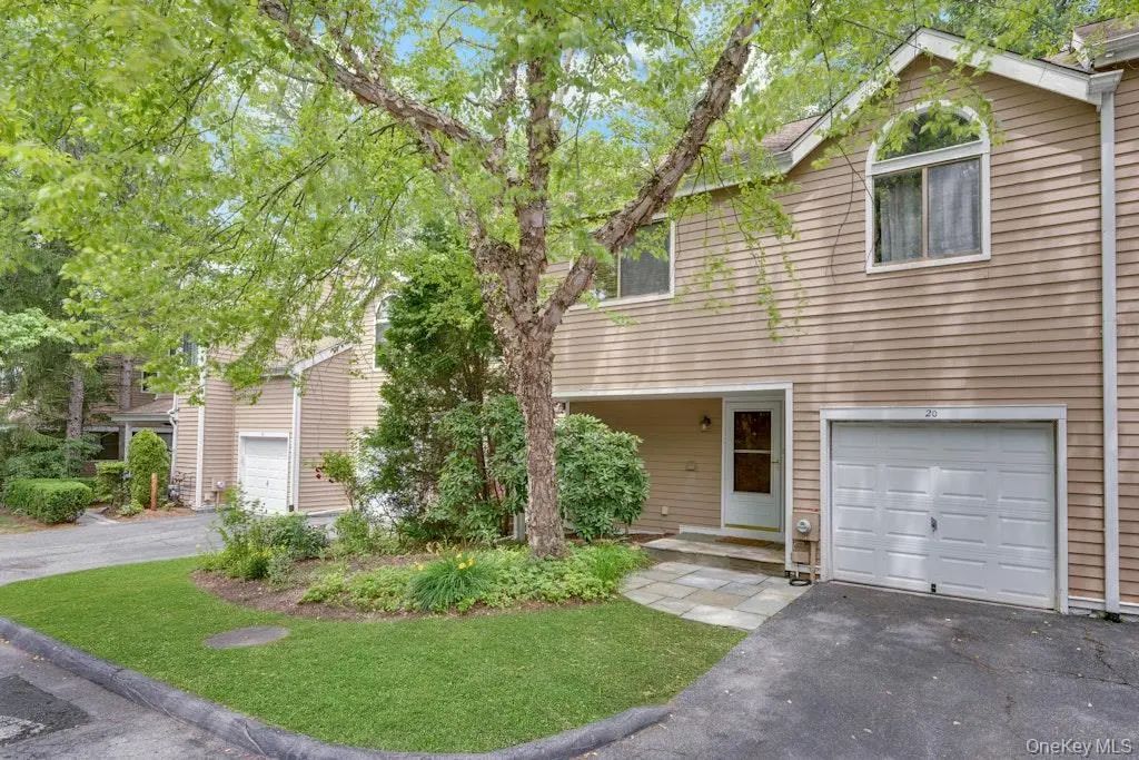 20 Waters Edge, Chappaqua