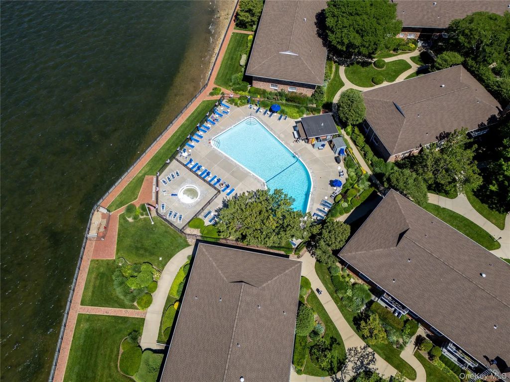 1 Toms Point Lane # Building 5, Unit 9j, Port Washington