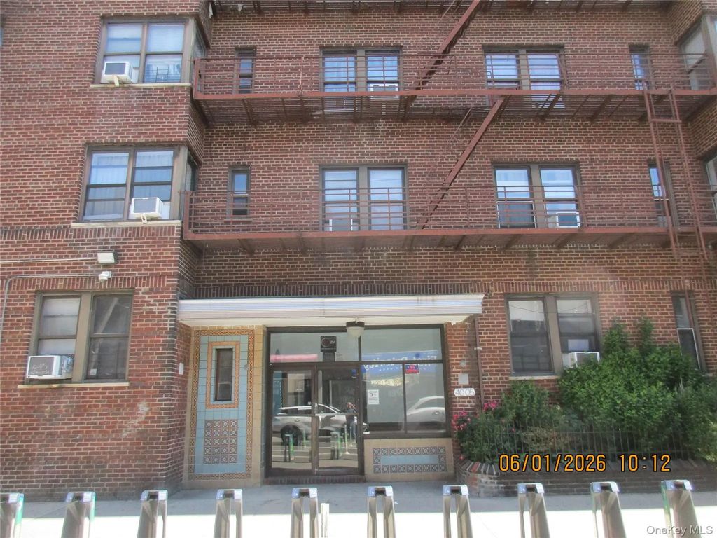 40-05 Ithaca Street # 4m, Elmhurst