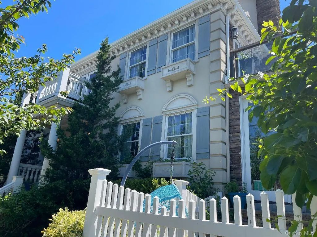88 Dutchess Boulevard, Atlantic Beach