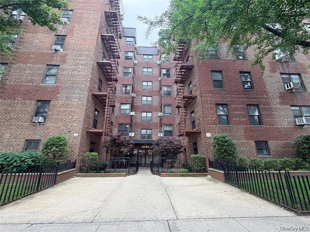 91-08 32 Avenue # E308, East Elmhurst