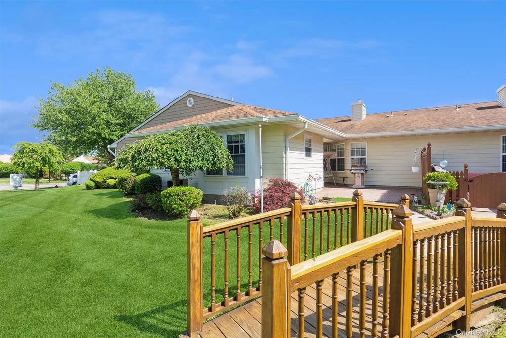 114 Theodore Drive, Coram