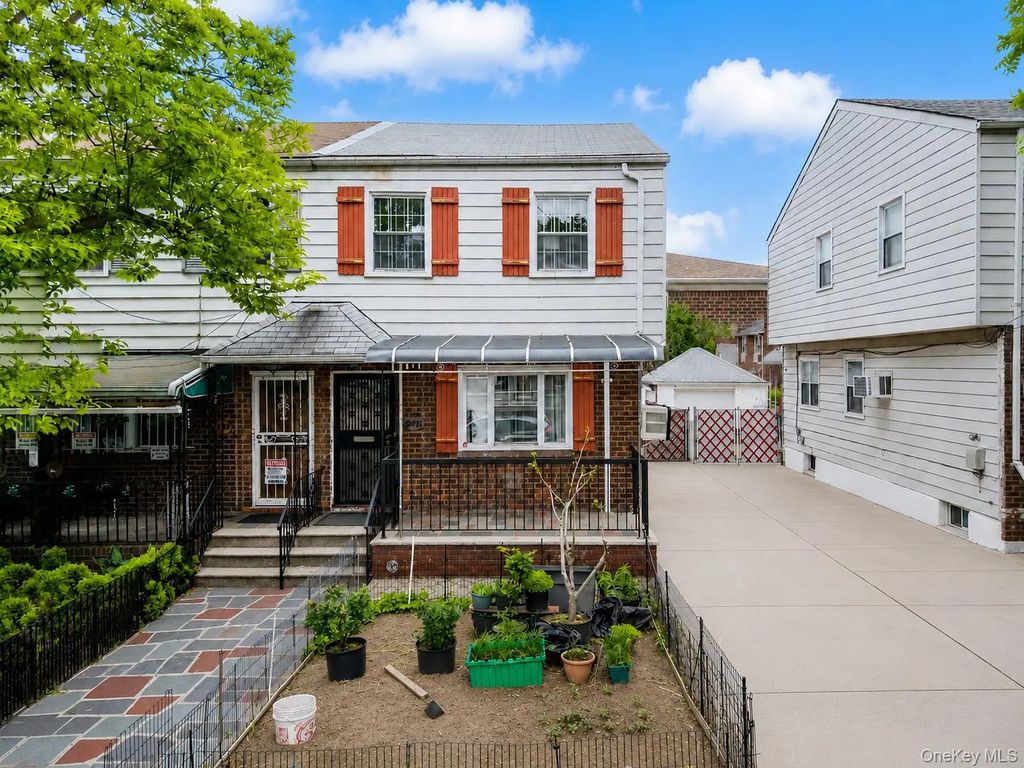 15911 65th Avenue, Fresh Meadows