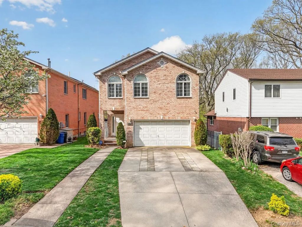 7112 242nd Street, Little Neck