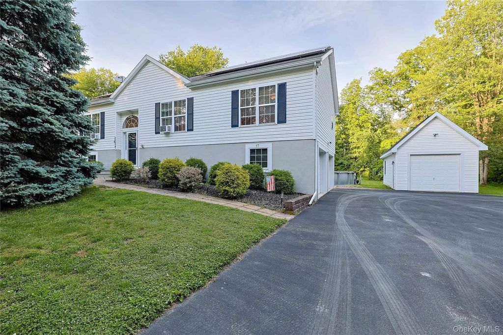 17 Cosmo Drive, Hopewell Junction