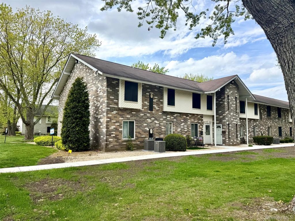 1 Aspen Court # 1a, Coram