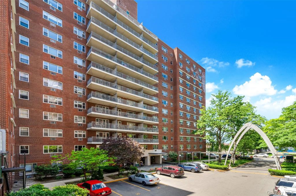 52-30 39th Drive # 12l, Woodside