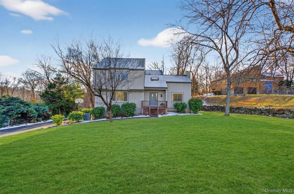 33 Maple Moor Lane, Cortlandt Manor