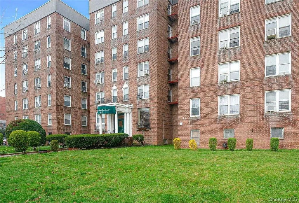 143-25 84th Drive # 4j, Briarwood
