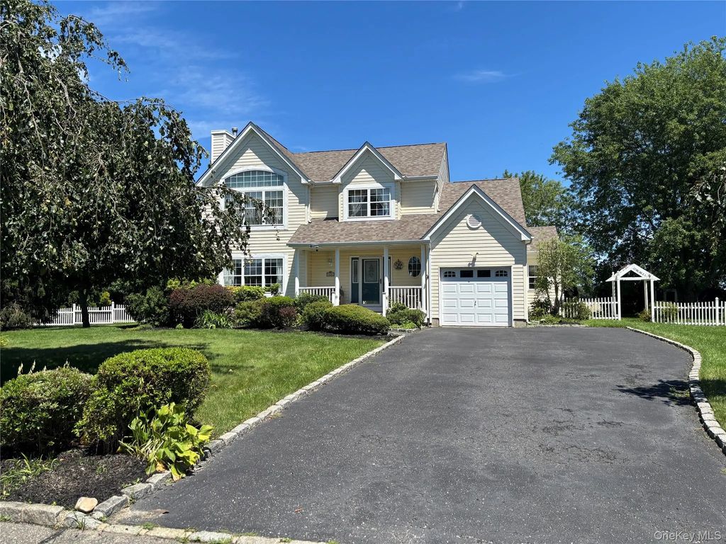 125 Northgate Circle, Baiting Hollow