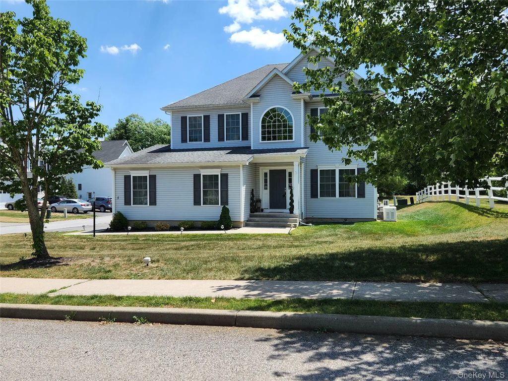 5 Mulberry Place, Hopewell Junction