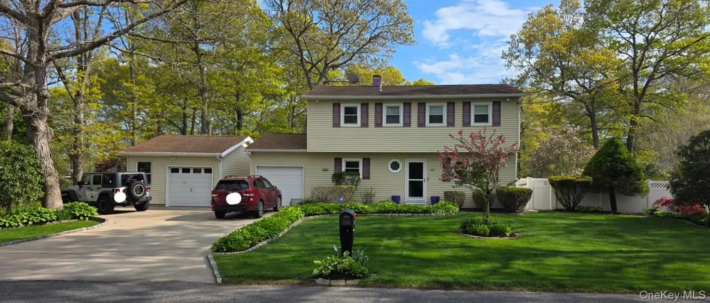142 Riverside Avenue, Mastic Beach