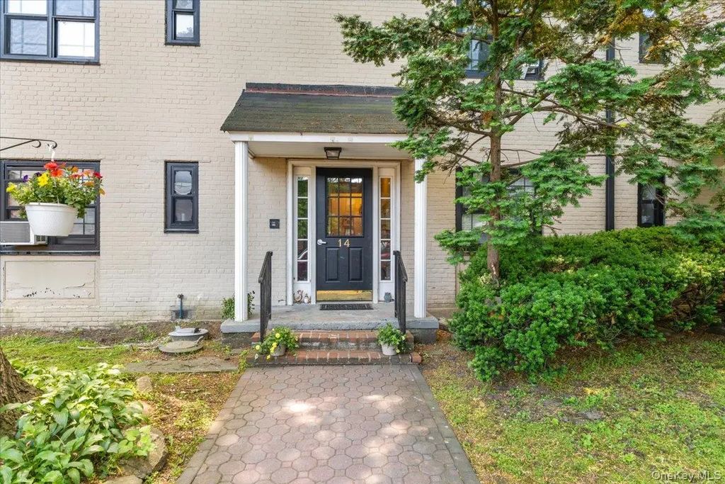 14 Manchester Road # 2l, Eastchester