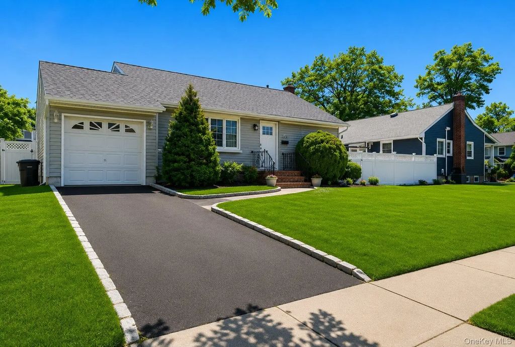 1829 Hannington Avenue, Wantagh
