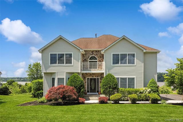 241 Old Castle Point Road, Wappingers Falls