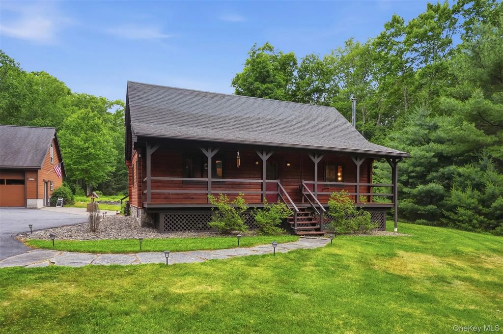 691 Peenpack Trail, Sparrowbush
