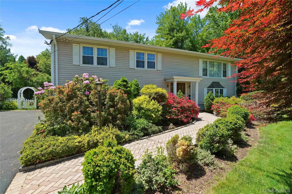 2 Rochambeau Drive, Hartsdale