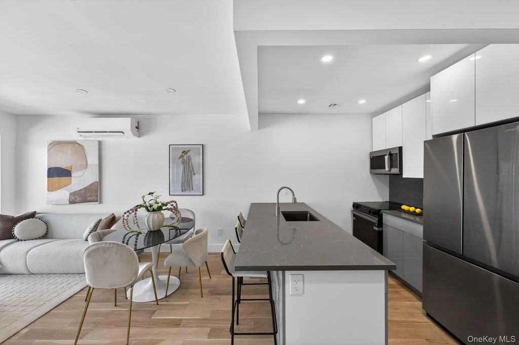 31-65 14th Street # 2r, Astoria